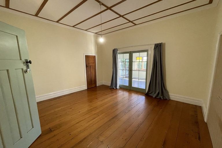 Photo of property in 164 Saint Aubyn Street, New Plymouth, 4310