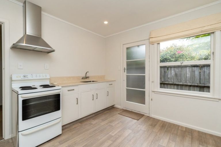 Photo of property in 3/9a Curletts Road, Sockburn, Christchurch, 8042