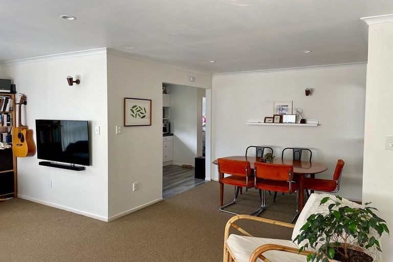 Photo of property in 71a Percy Dyett Drive, Karori, Wellington, 6012