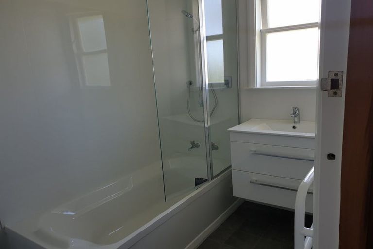 Photo of property in 28 Saint Annes Street, Levin, 5510