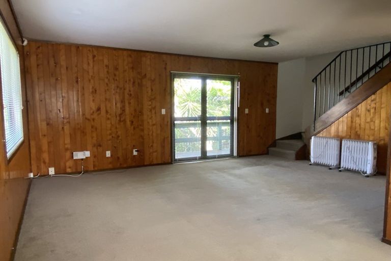 Photo of property in 48 De Quincey Terrace, Highland Park, Auckland, 2010