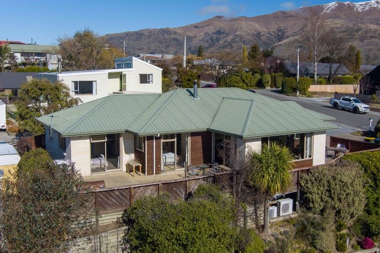 Photo of property in 73 Totara Terrace, Wanaka, 9305
