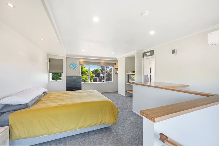 Photo of property in 2 Cambridge Terrace, Taradale, Napier, 4112