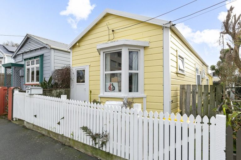 Photo of property in 39 Normanby Street, Newtown, Wellington, 6021