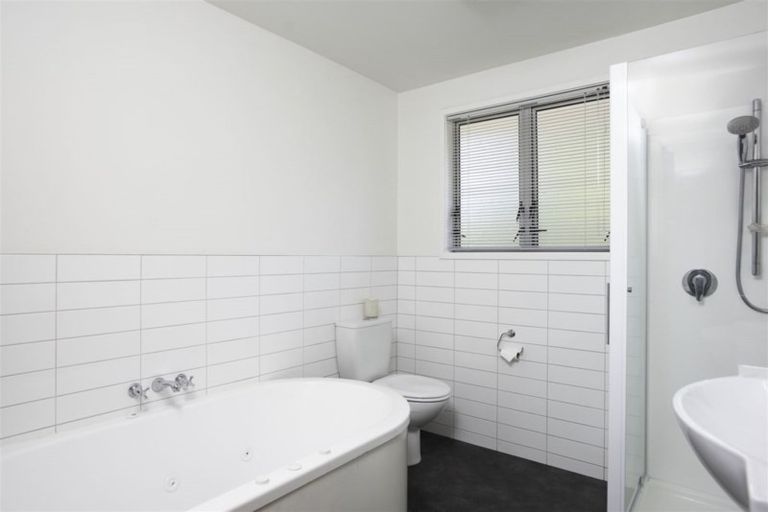 Photo of property in 15 Lloyd Street, Strowan, Christchurch, 8052