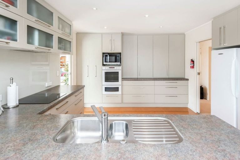 Photo of property in 5 Mccrystal Avenue, Bucklands Beach, Auckland, 2012