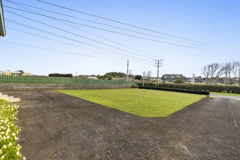 Photo of property in 62 Ninia Road, Paraite, New Plymouth, 4373