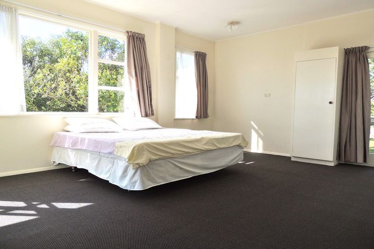 Photo of property in 5 Glen Alton Avenue, Paparangi, Wellington, 6037