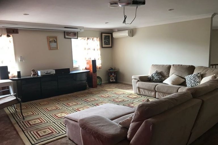 Photo of property in 13 Kaseng Place, East Tamaki Heights, Auckland, 2016