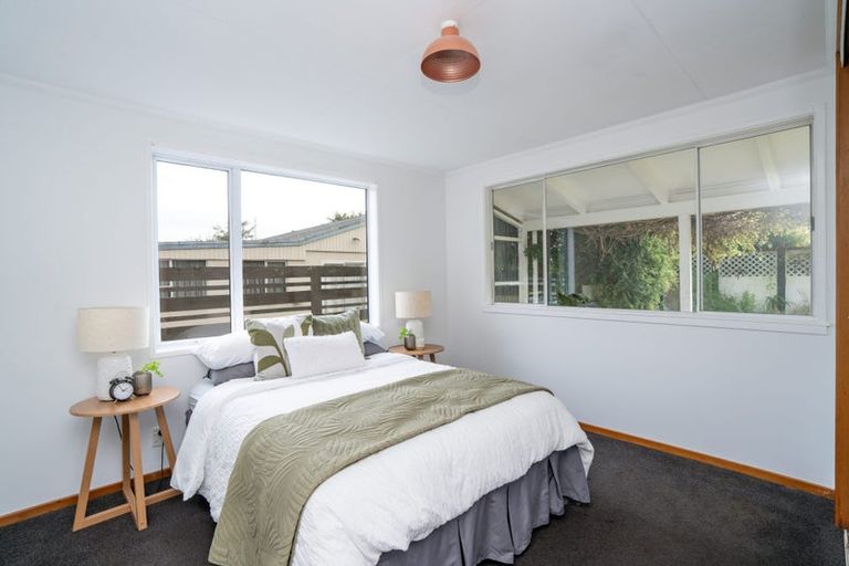 Photo of property in 20 Robert Street, Otatara, Invercargill, 9879