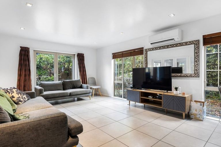 Photo of property in 29 Straven Road, Riccarton, Christchurch, 8011