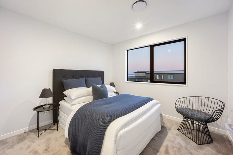 Photo of property in 7 Makumaku Place, Long Bay, Auckland, 0630