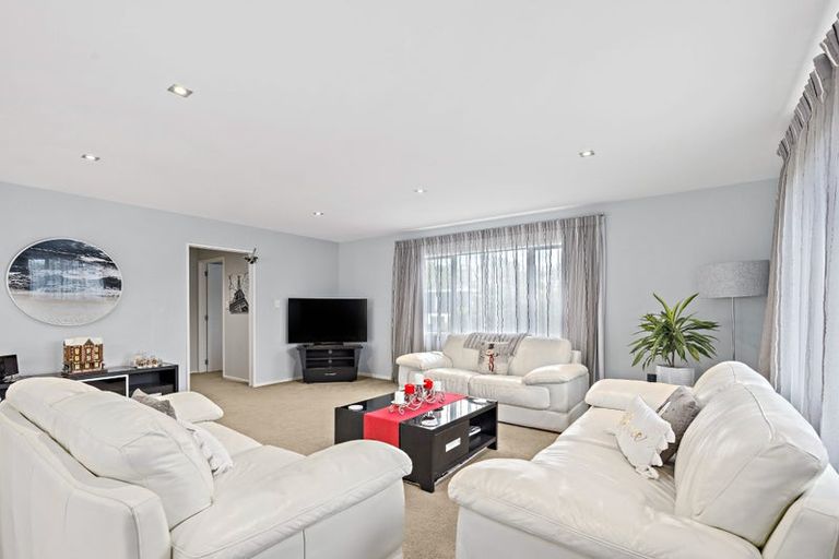 Photo of property in 54 Maxwelton Drive, Mairangi Bay, Auckland, 0630