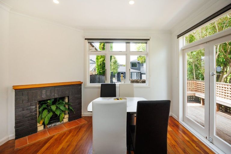 Photo of property in 230 Victoria Avenue, Hokowhitu, Palmerston North, 4410