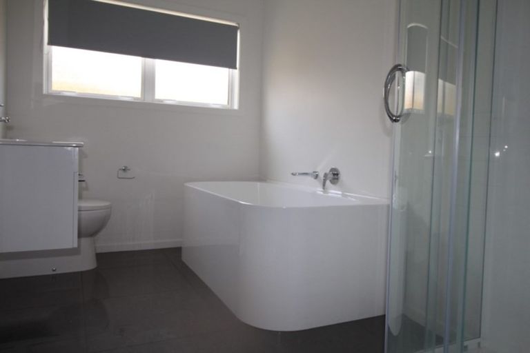 Photo of property in 13 Sutherland Crescent, Westbrook, Palmerston North, 4412