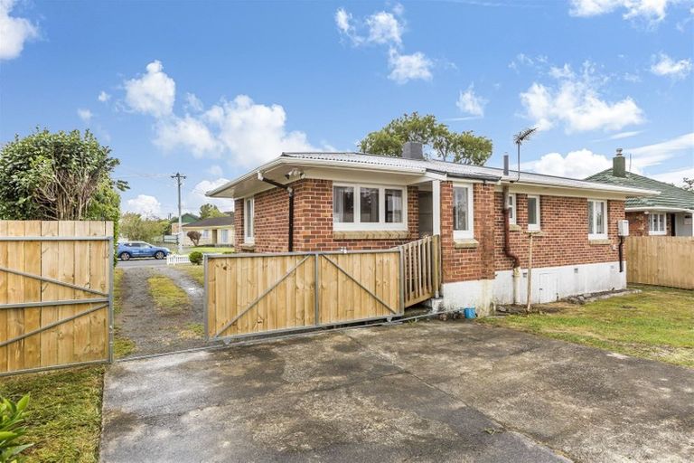 Photo of property in 21 Edinburgh Avenue, Rosehill, Papakura, 2113