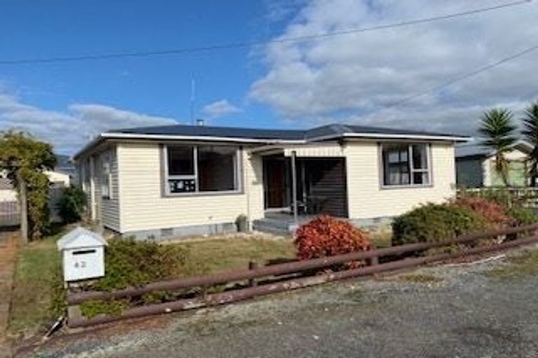 Photo of property in 42 Disraeli Street, Westport, 7825