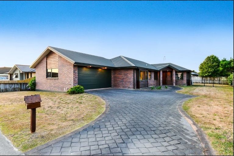 Photo of property in 8 Magellan Rise, Flagstaff, Hamilton, 3210