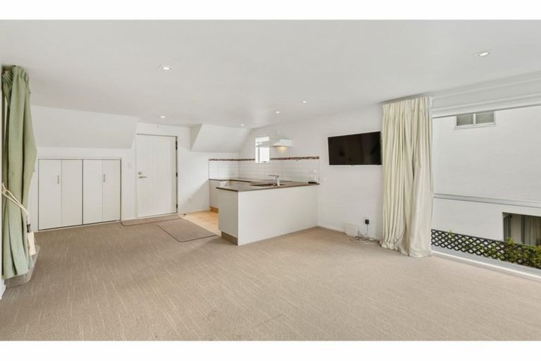 Photo of property in 8/32 Cranmer Square, Christchurch Central, Christchurch, 8013