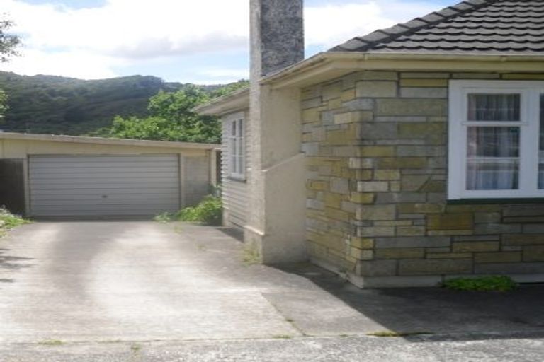 Photo of property in 33 Main Road, Wainuiomata, Lower Hutt, 5014