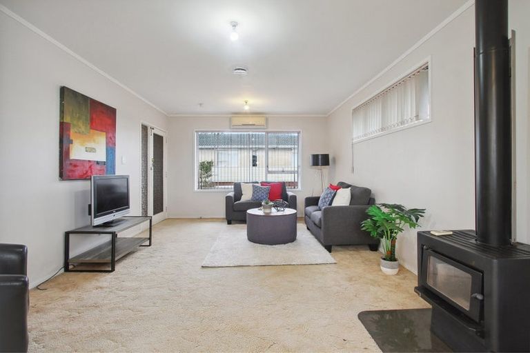 Photo of property in 1/78 Bentley Avenue, Glenfield, Auckland, 0629