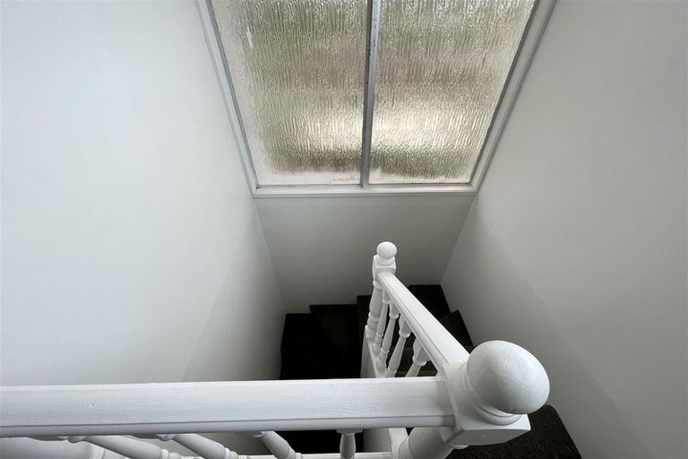 Photo of property in 18 Pankhurst Place, Sunnyvale, Auckland, 0612