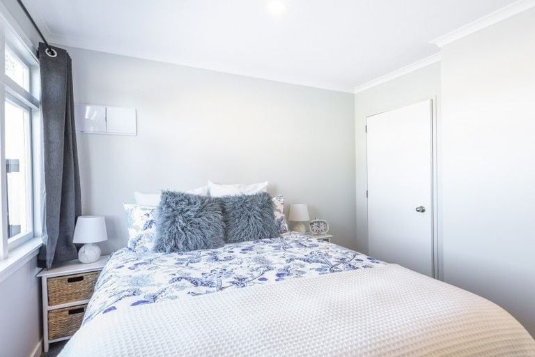 Photo of property in 17 Bluegum Road, Paraparaumu Beach, Paraparaumu, 5032