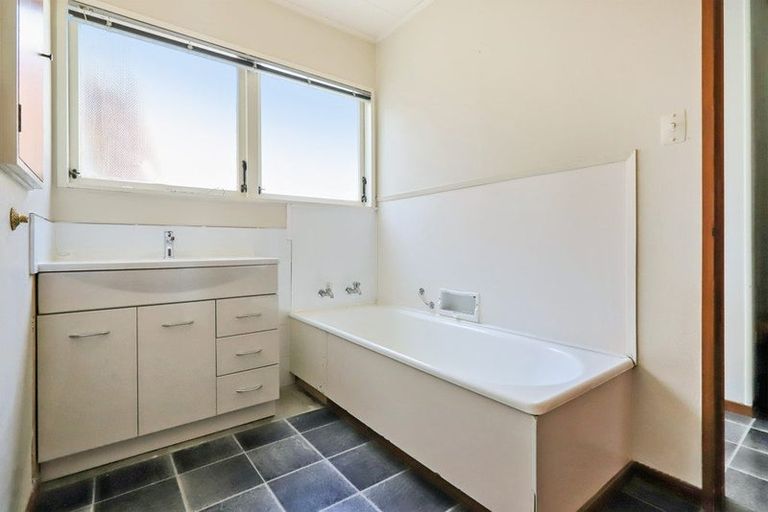 Photo of property in 124 Flaxmere Avenue, Flaxmere, Hastings, 4120