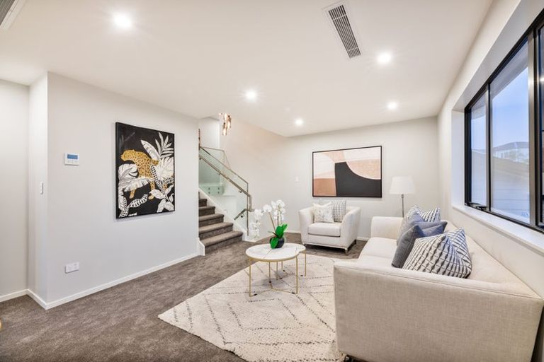 Photo of property in 18 Cirrus Way, Ranui, Auckland, 0612