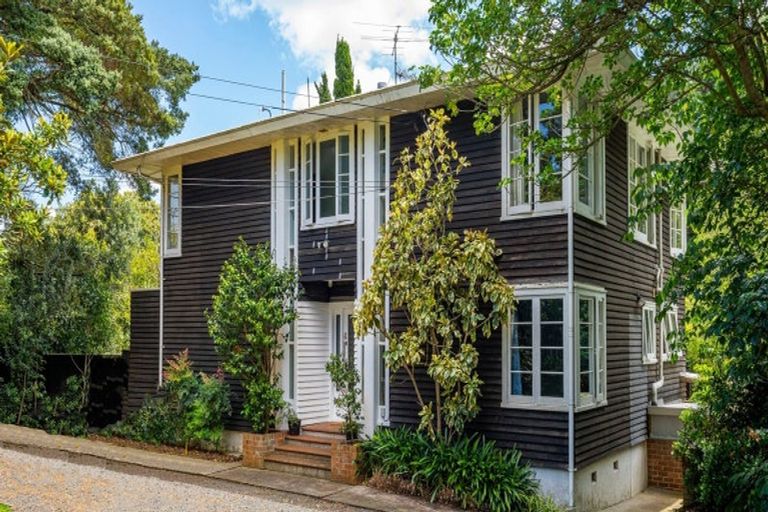 Photo of property in 62 Grande Vue Road, Hillpark, Auckland, 2102