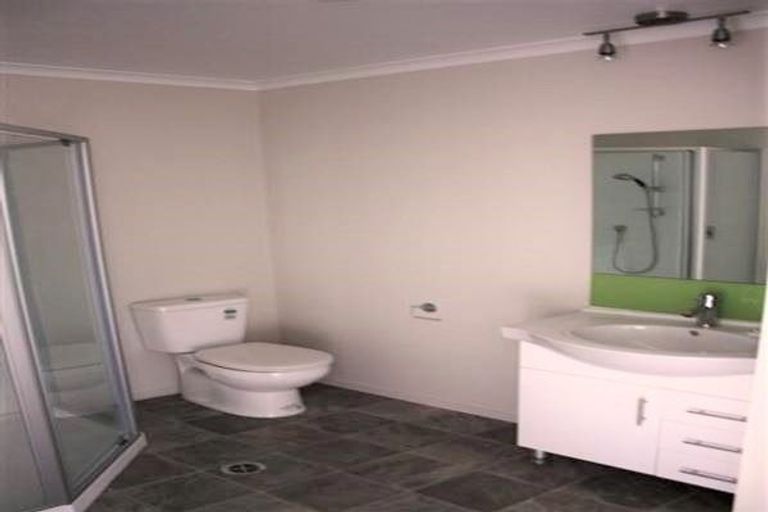 Photo of property in 4/240 Old Farm Road, Hillcrest, Hamilton, 3216