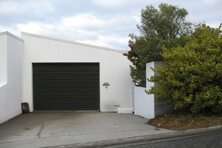 Photo of property in 5a Von Place, Fernhill, Queenstown, 9300