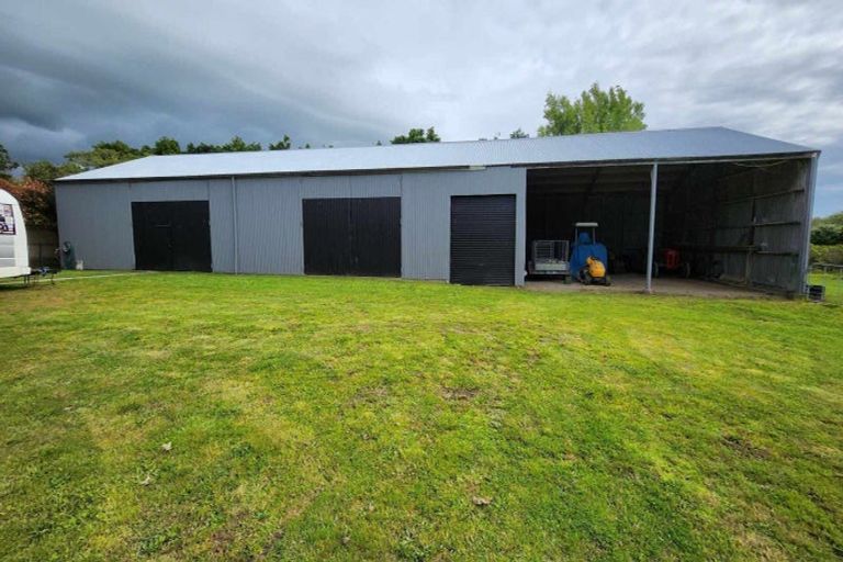 Photo of property in 729 Makerua Road, Tokomaru, Palmerston North, 4474