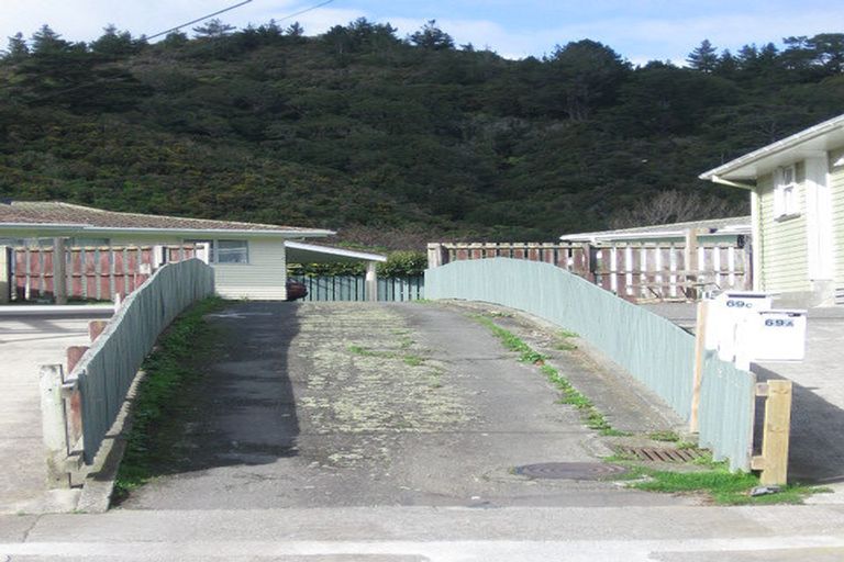 Photo of property in 69c Farmer Crescent, Taita, Lower Hutt, 5011