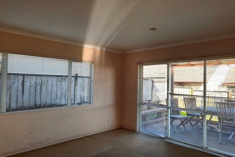 Photo of property in 6 Stellamaris Way, Northpark, Auckland, 2013
