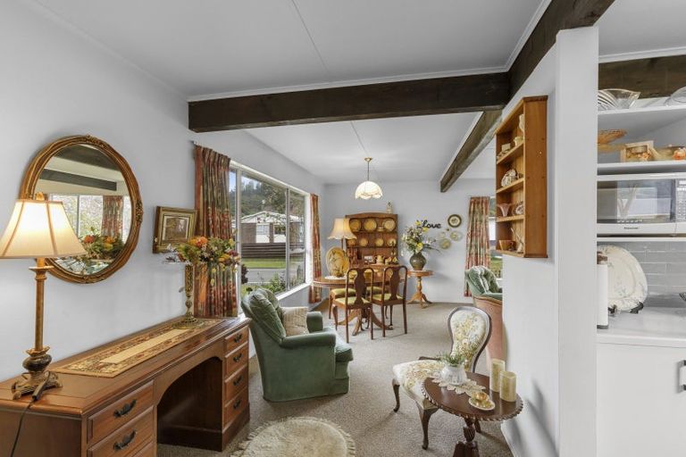 Photo of property in 298 Wellington Road, Wainuiomata, Lower Hutt, 5014