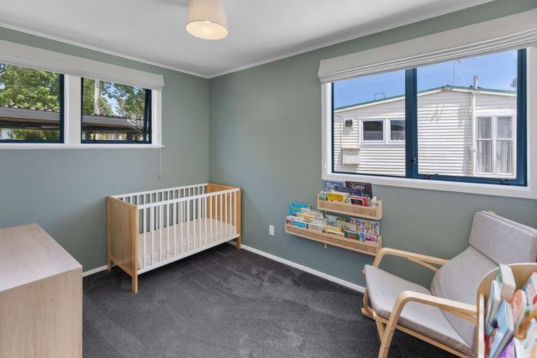 Photo of property in 25 Woodleigh Street, Frankleigh Park, New Plymouth, 4310