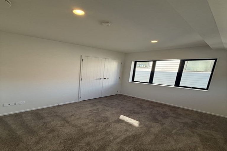 Photo of property in 44d Orams Road, Hillpark, Auckland, 2102
