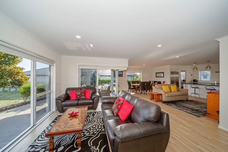 Photo of property in 53 Links Drive, Waiwhakaiho, New Plymouth, 4312