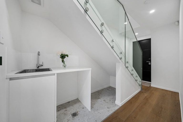Photo of property in 8/20 Ayr Road, Pakuranga, Auckland, 2010