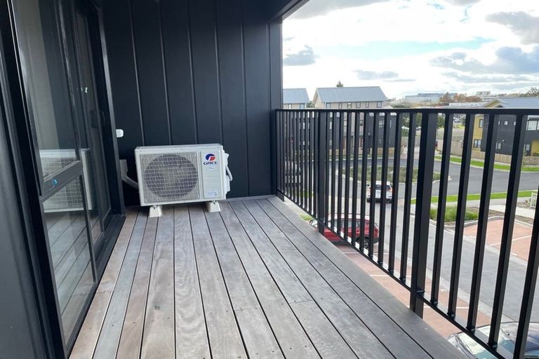 Photo of property in 205/28c Eileen Newey Place, Henderson, Auckland, 0612