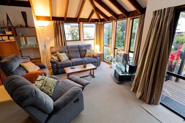 Photo of property in 22a Heuchan Lane, Wanaka, 9305