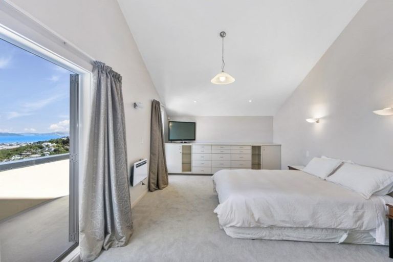 Photo of property in 93 Viewmont Drive, Harbour View, Lower Hutt, 5010