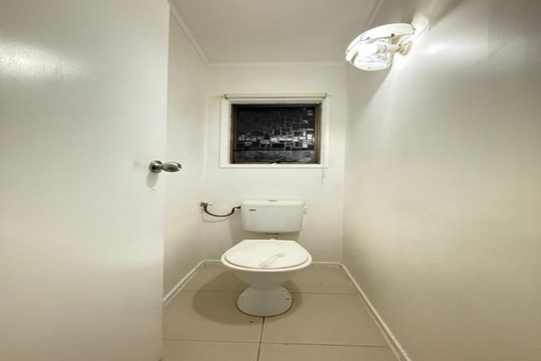 Photo of property in 1/15 Roseberry Avenue, Birkenhead, Auckland, 0626