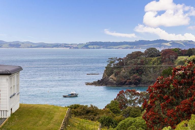 Photo of property in 204 Cape Rodney Road, Leigh, 0985