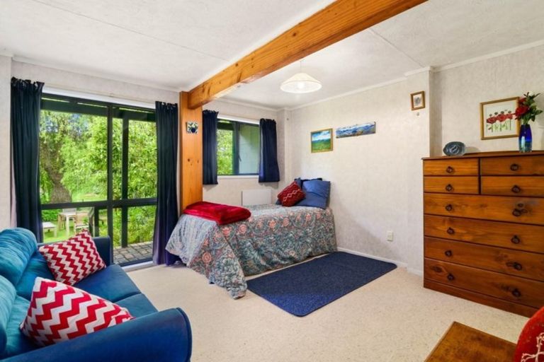 Photo of property in 100b Grand Vue Road, Kawaha Point, Rotorua, 3010