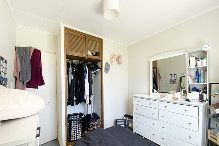 Photo of property in 27 Olive Crescent, Papatoetoe, Auckland, 2025