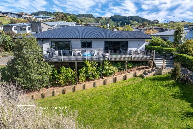 Photo of property in 14 Frankie Stevens Place, Riverstone Terraces, Upper Hutt, 5018