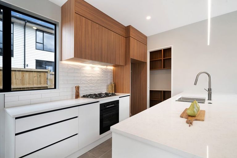 Photo of property in 19 Paihere Street, Huapai, Kumeu, 0810