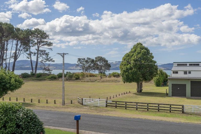 Photo of property in 42 Banks Street, Cooks Beach, Whitianga, 3591